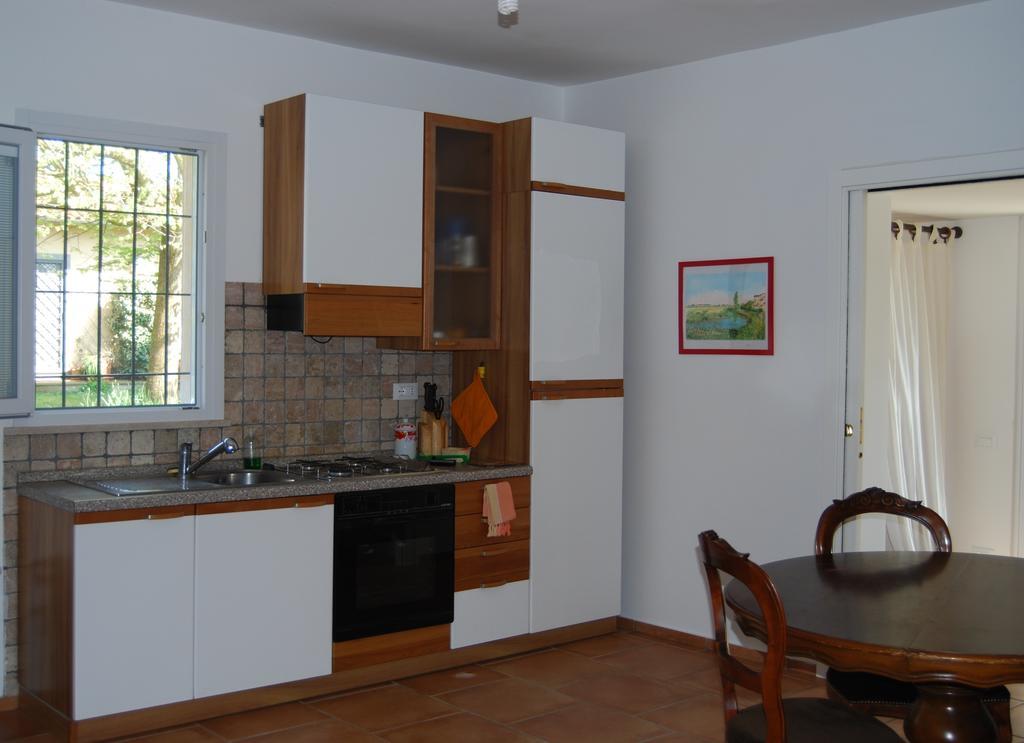 Casa Vacanze Vigna Di Valle Bracciano  Δωμάτιο φωτογραφία
